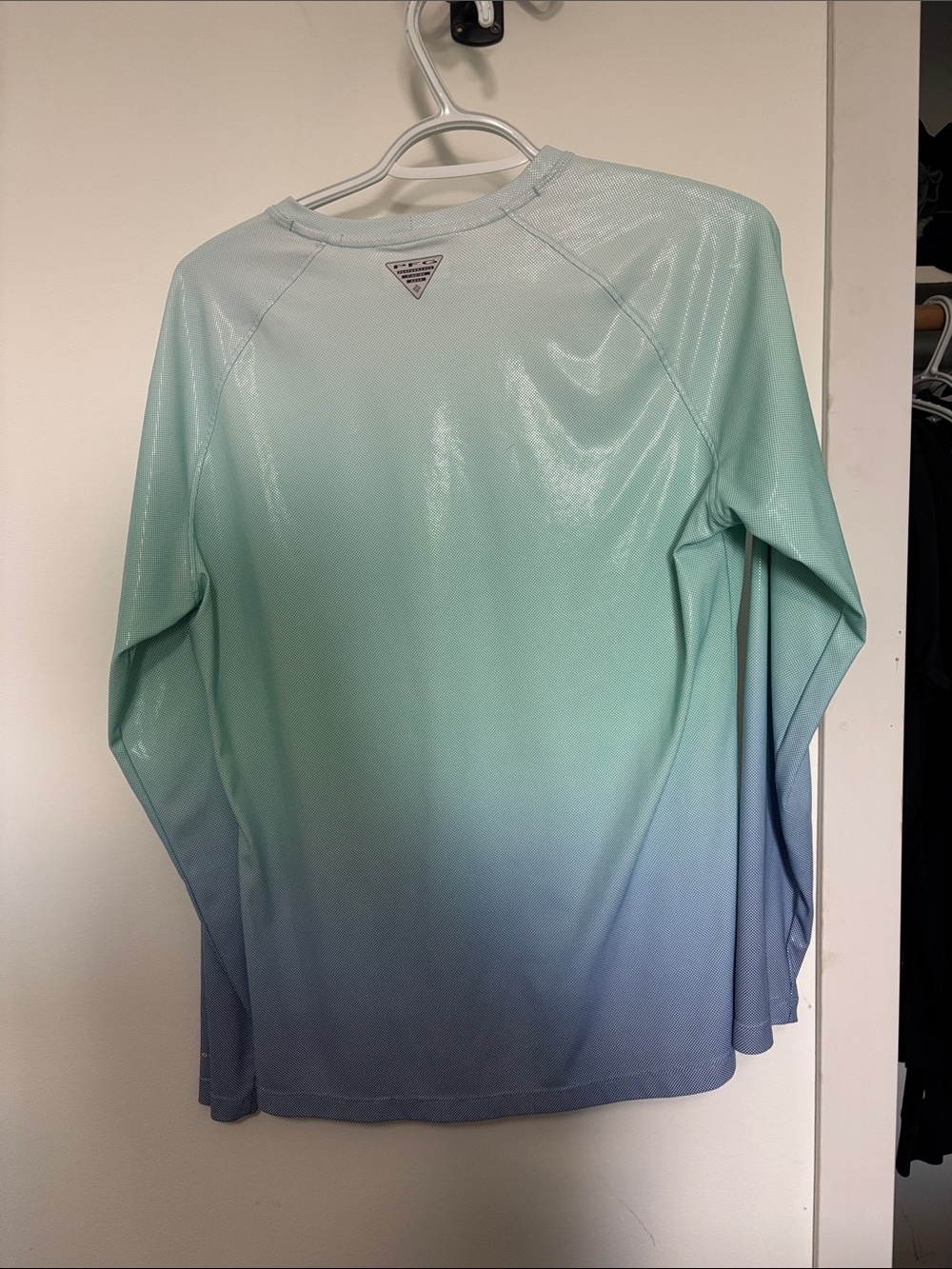 Columbia Ombre Long Sleeve Sun Shirt - Mint to Light Blue - Picture 2 of 2